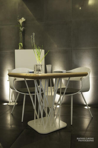 L'état d'esprit des lieux se reflète dans la décoration des tables au Restaurant L'Amphitryon à Lorient